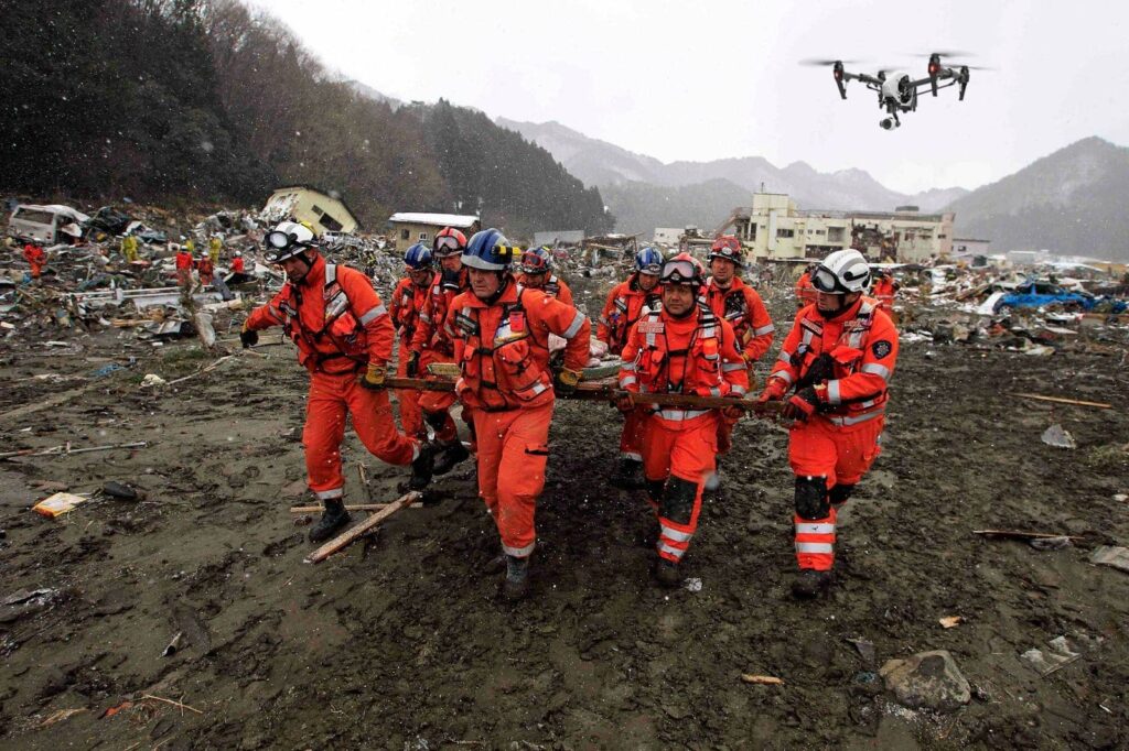 máy bay không người lái có thể kiểm tra một khu vực rộng lớn cho công tác tìm kiếm cứu nạn